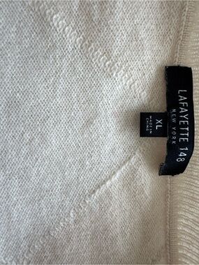 Lafayette 148 New York Cream/ light pink, 100% cashmere V-neck sweater